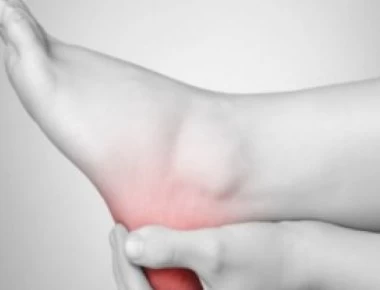 Τι φταίει αν νιώθετε συχνά πόνο στην φτέρνα τώρα τελευταία